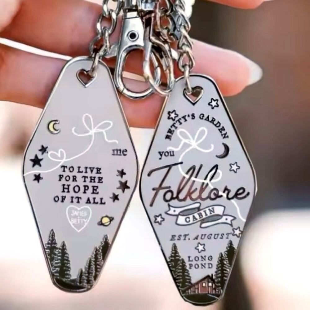 Betty’s Cabin Metal Hotel Keychain Style Keyring Taylor Swift Folklore